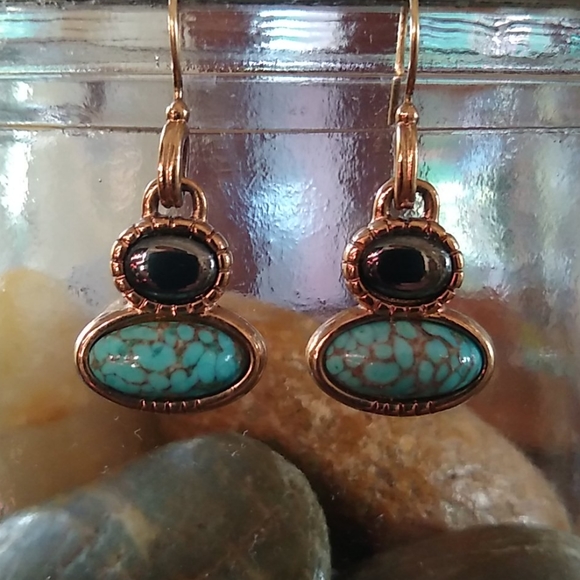 Liz Claiborne Jewelry - ♥️SOLD!♥ Claiborne Gold Turquoise & Onyx Earrings